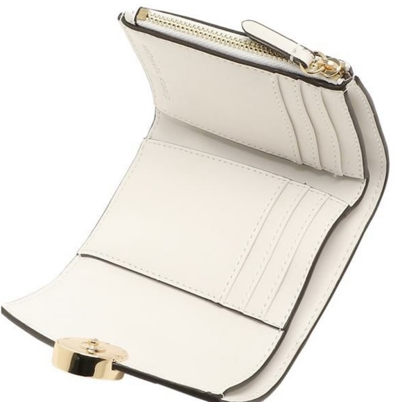 MICHAEL KORS
Carmen Medium Flap Belted Satchel & Medium Flap Bifold Wallet - Picture 15 of 16